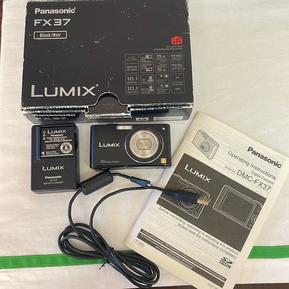Panasonic FX37 LUMIX Camera - Picture 1 of 16
